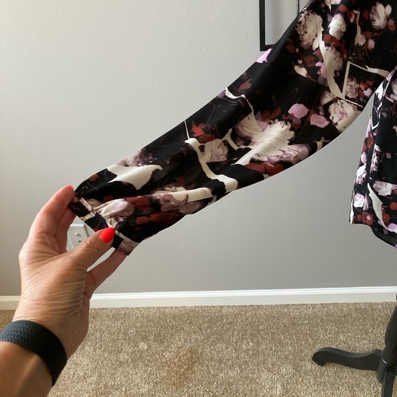 Vera Wang blouse - Picture 4 of 5